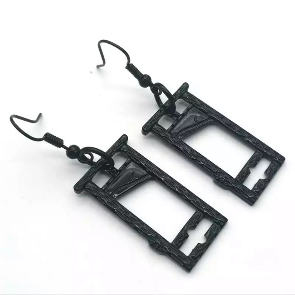 Guillotine Hanging Dangle Earrings - Black